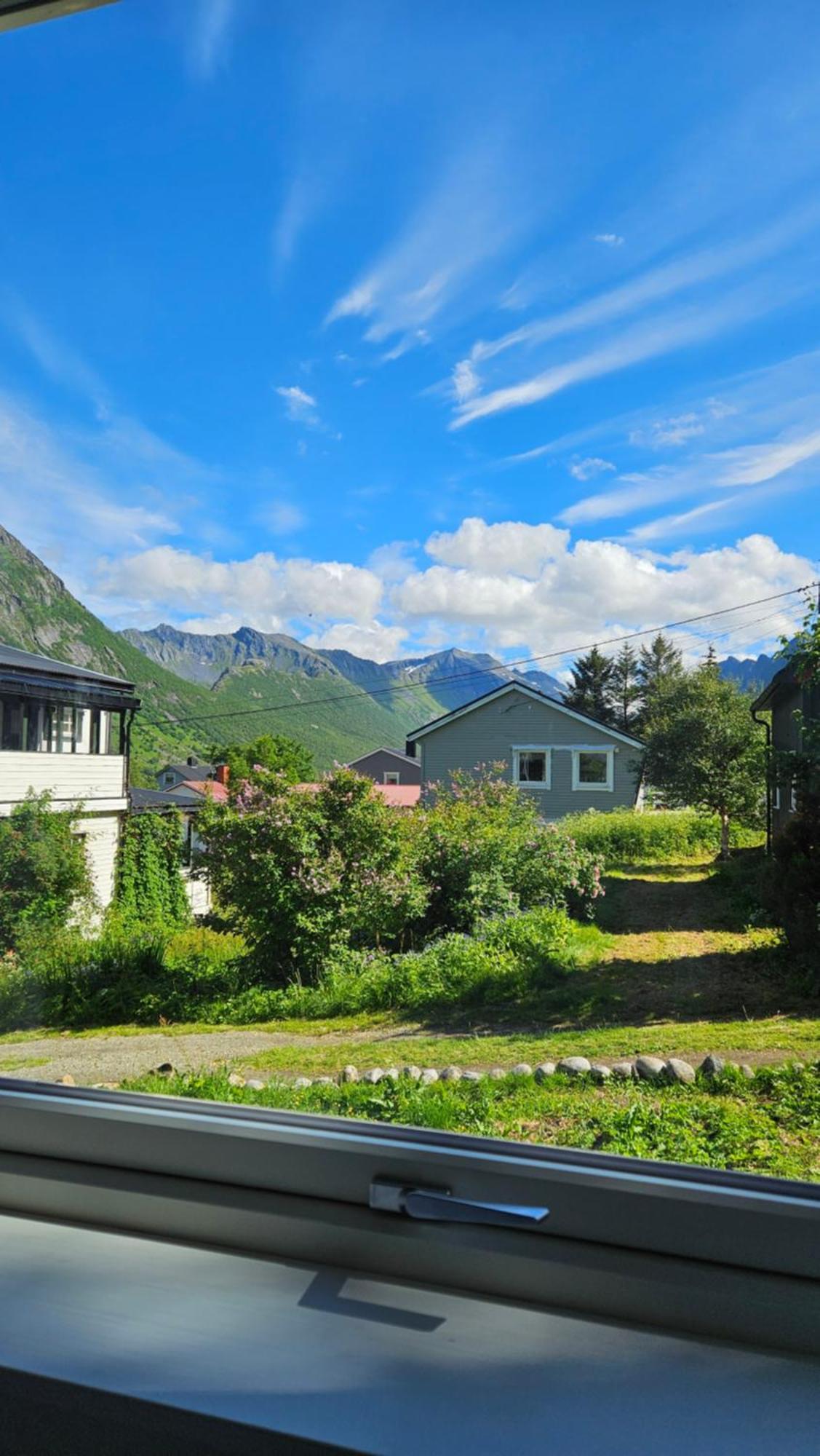The Northern House Gryllefjord Exterior photo